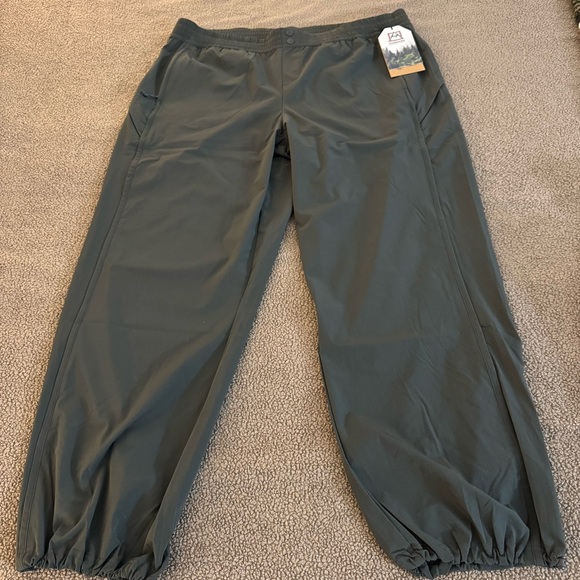 Avalanche Pants - NEW Avalanche Women's Ankle Pant Outdoors Hiking Activewear Size XL Green